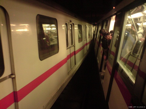 12.22-shanghai-metro-line.1 crash